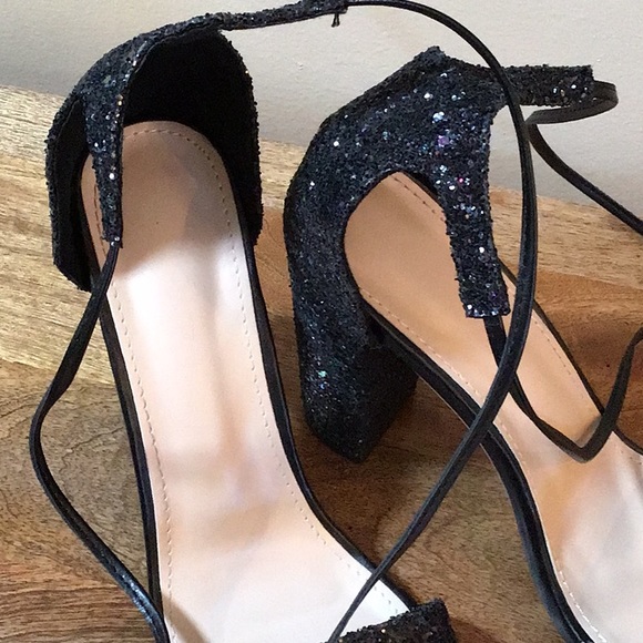 426 ✨EUC SHEIN Black Sparkly Tie-Up Heels✨ - Picture 2 of 8